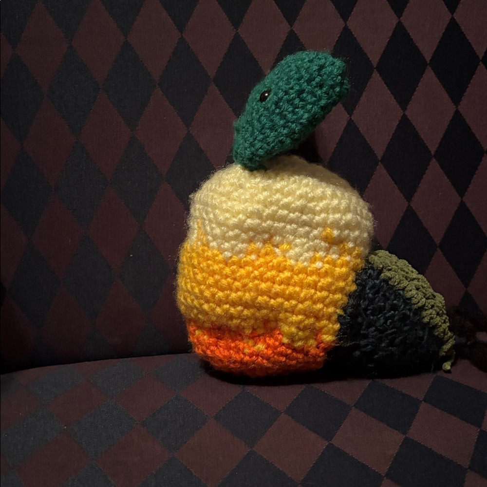 Handmade Amigurumi Applin - Golden Apple edition - Picture 4 of 4